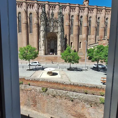 Le Belle Vue Sur Cathedrale
